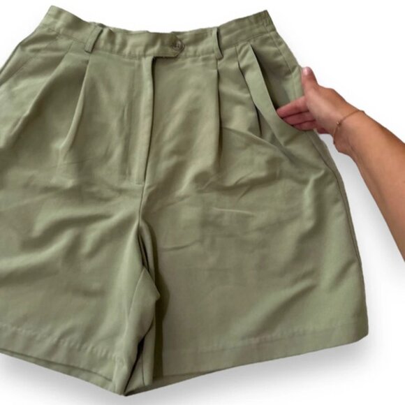 IZOD High-Waisted Khaki Green Shorts - Size 10 - Picture 3 of 5